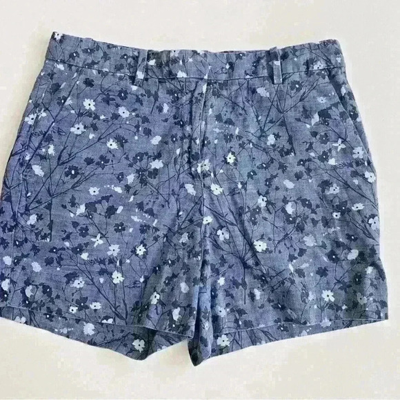 GAP Tailored Short Blue Chambray Floral Print 3.5" Shots Size 6R - Picture 2 of 3